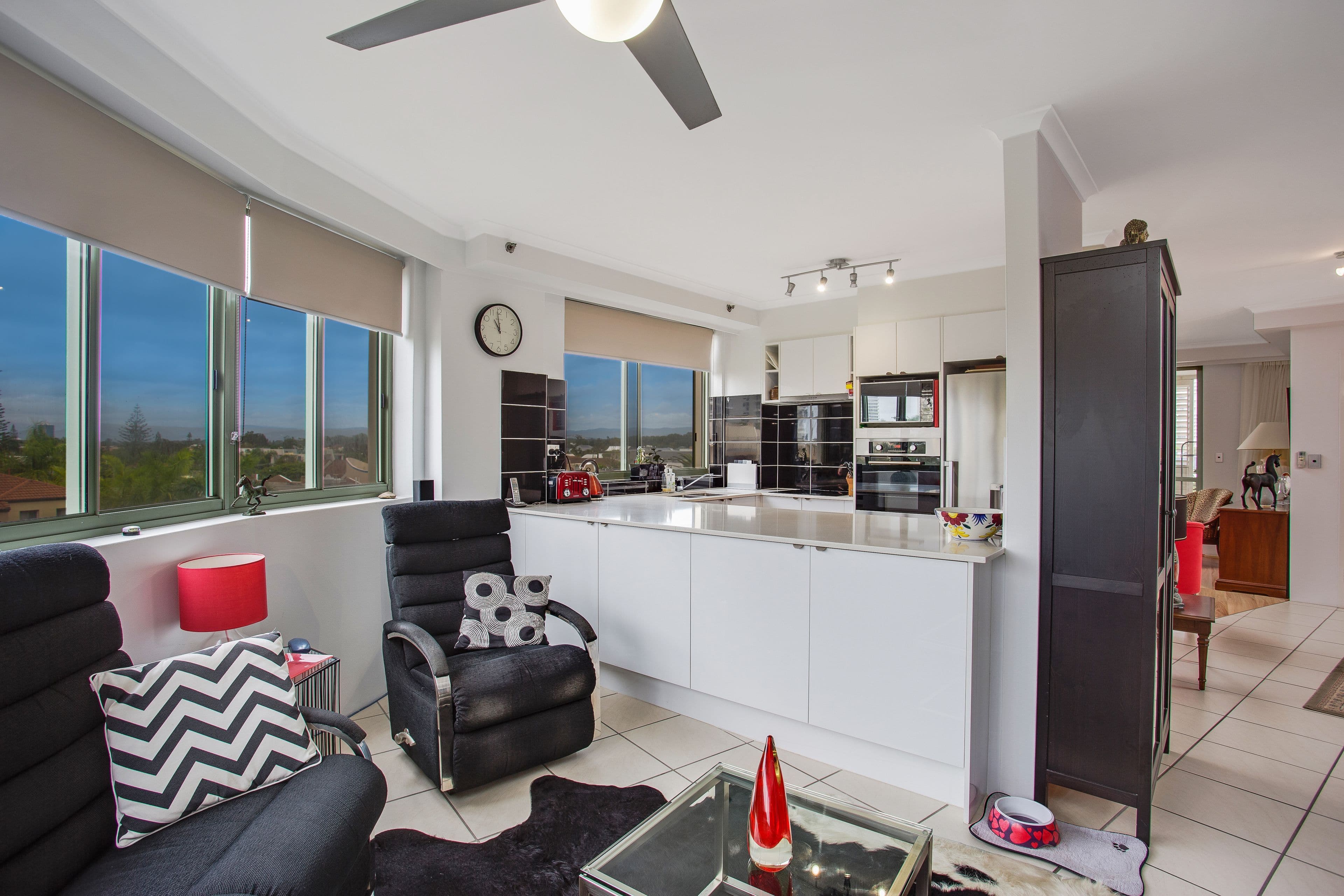 29 Woodroffe Avenue, Main Beach QLD 4217, Main Beach - Thumbnail 5
