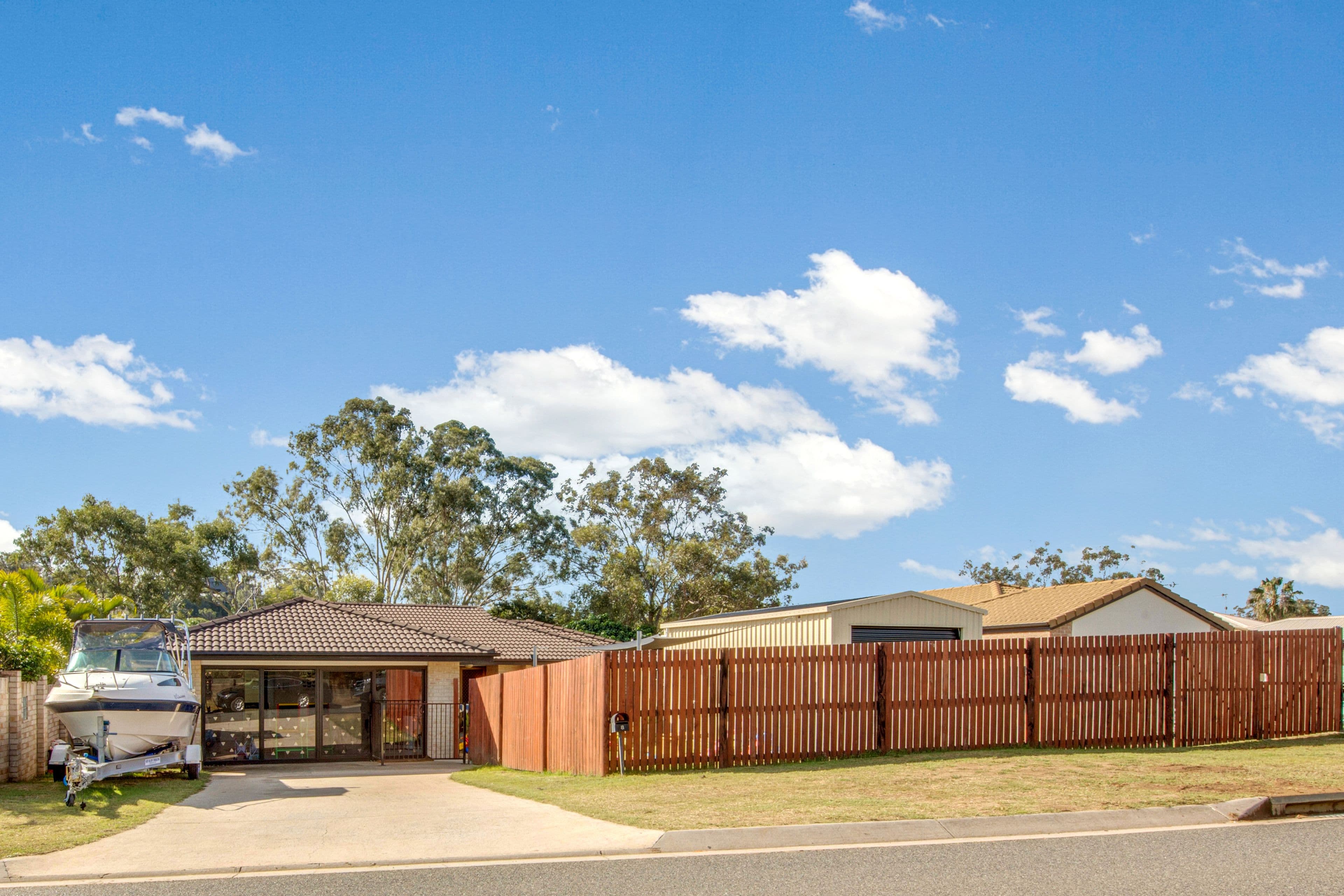 8 Dean Street, Glen Eden QLD 4680, Glen Eden - Thumbnail 2