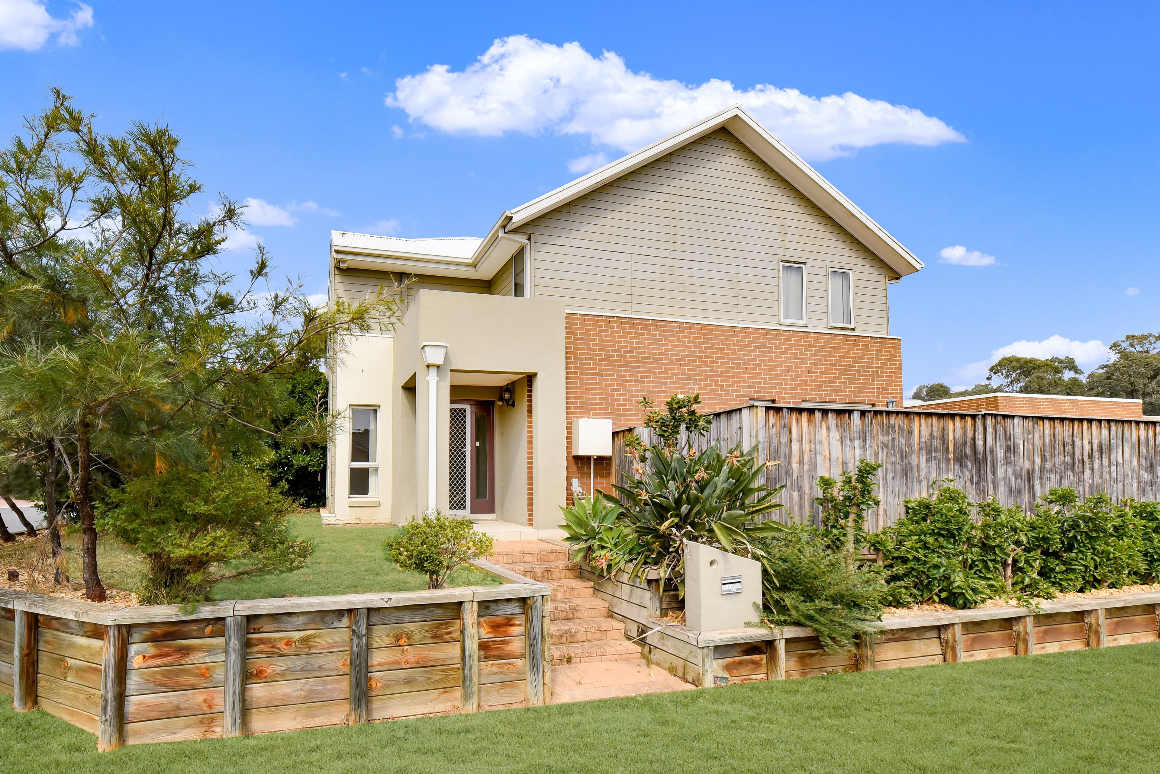 16 St Simon Close, Blair Athol - Image 1