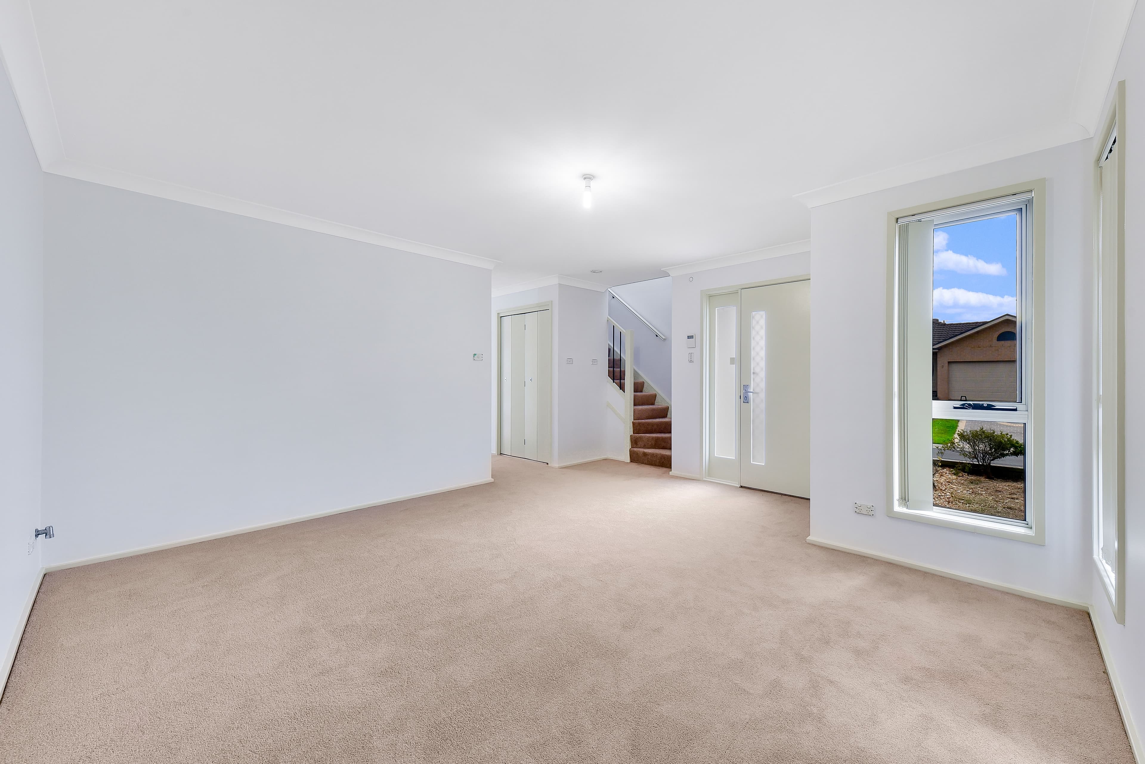 16 St Simon Close, Blair Athol - Thumbnail 2