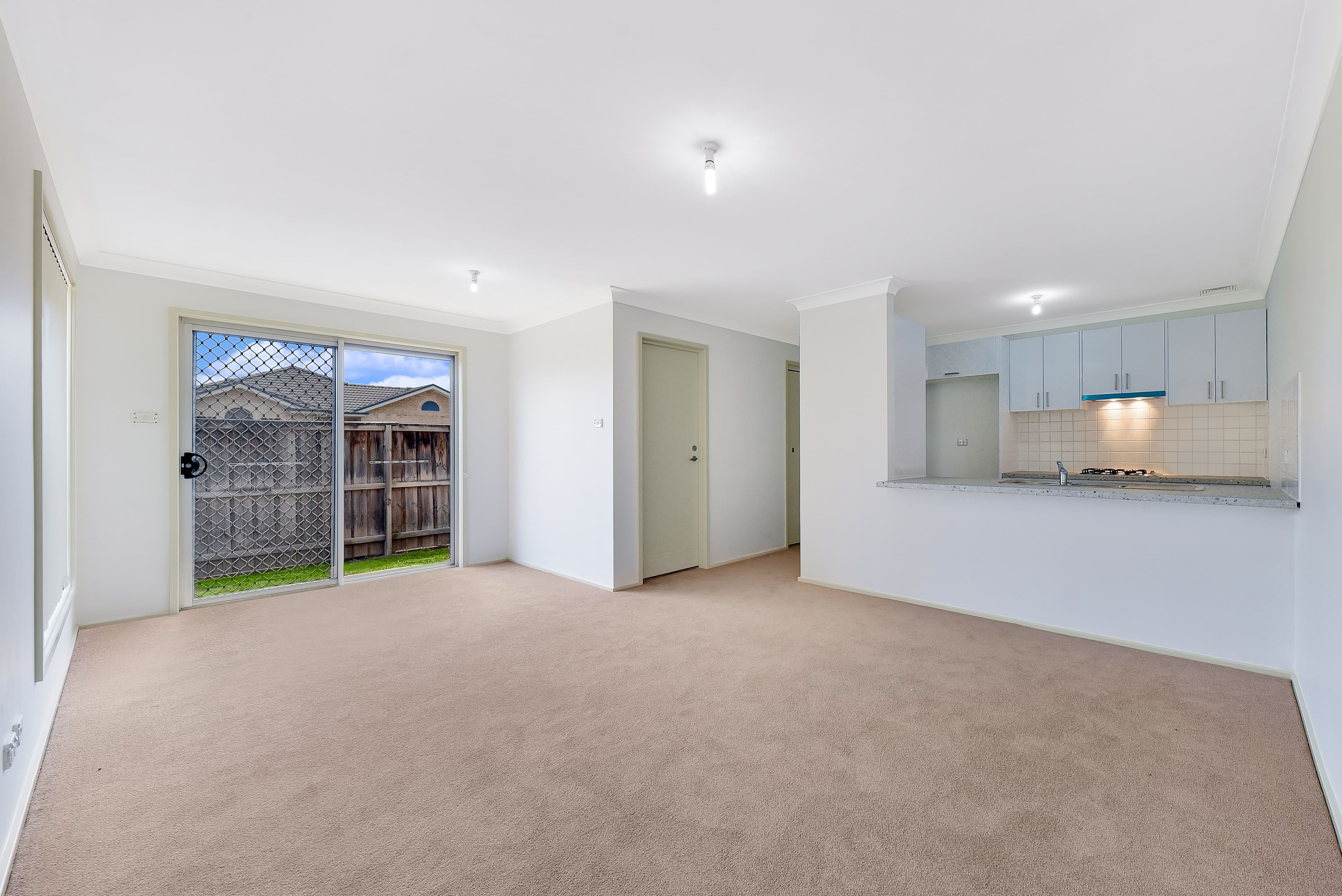 16 St Simon Close, Blair Athol - Thumbnail 3