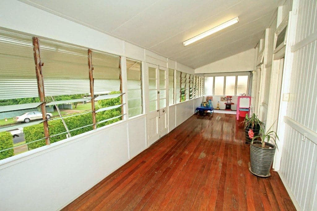 126 Upper Dawson Road, THE RANGE QLD 4700, The Range - Thumbnail 2