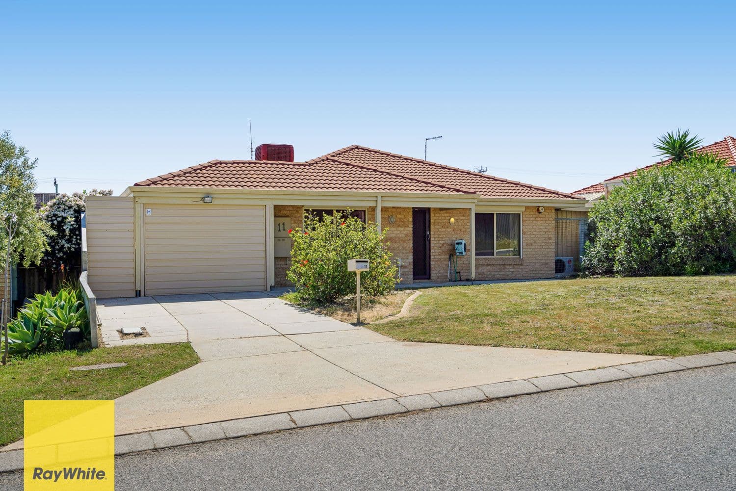 11 Ullinger Loop, Marangaroo WA 6064, Marangaroo - Thumbnail 2