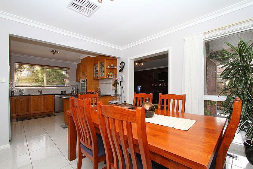 5 Fawkner Court, MILL PARK VIC 3082, Mill Park - Thumbnail 4