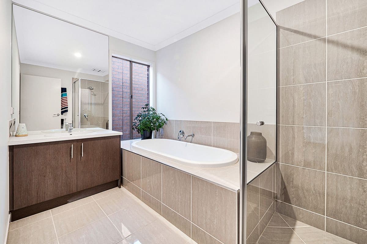 42 Parkhurst Drive, Cranbourne East VIC 3977, Cranbourne East - Thumbnail 7