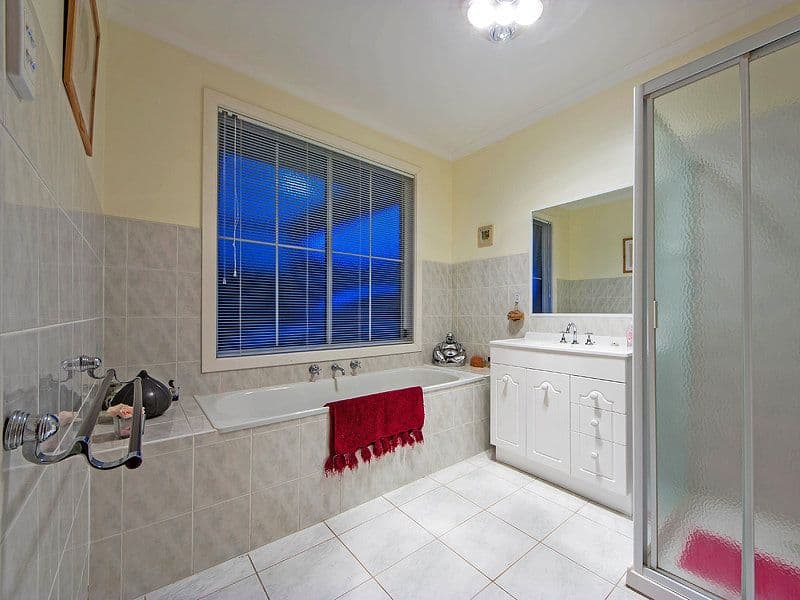 46 Ruby Place, WERRIBEE VIC 3030, Werribee - Thumbnail 8