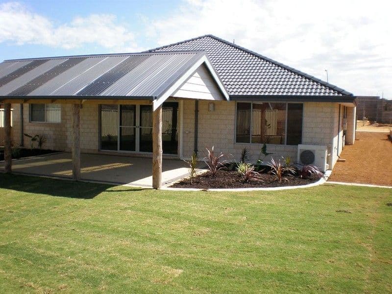 4 Reef Boulevard, DRUMMOND COVE WA 6532, Drummond Cove - Thumbnail 2