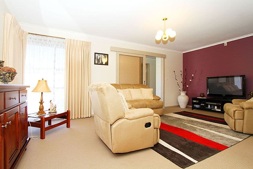 10 Kingston Town Crescent, MILL PARK VIC 3082, Mill Park - Thumbnail 3