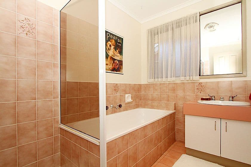 10 Kingston Town Crescent, MILL PARK VIC 3082, Mill Park - Thumbnail 6