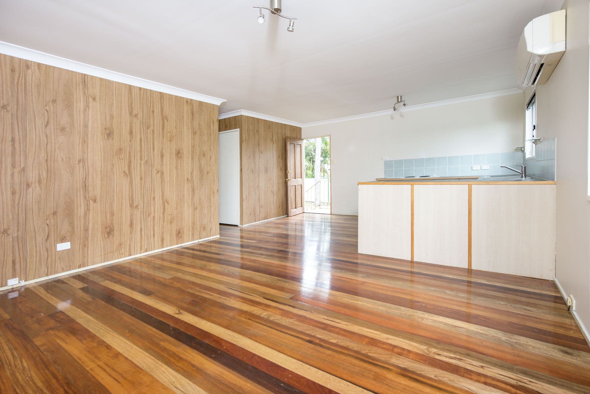 22 Ewinga Street, Kingston QLD 4114, Kingston - Thumbnail 6