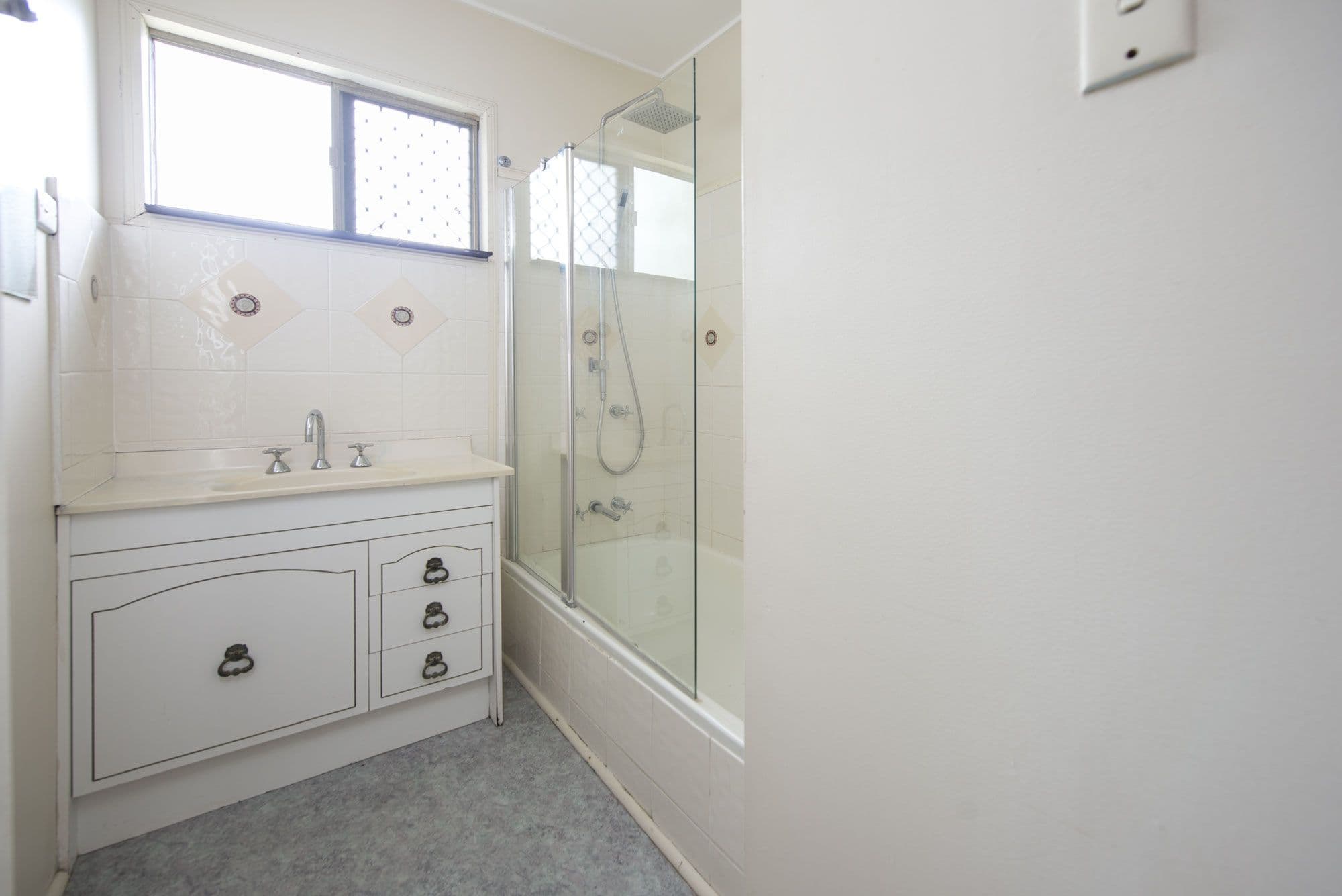22 Ewinga Street, Kingston QLD 4114, Kingston - Thumbnail 7