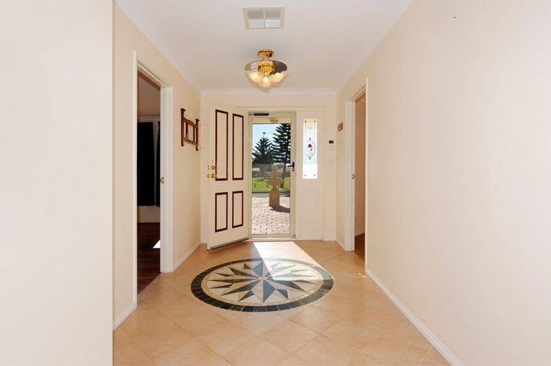 43 Castlereagh Circle, PORT KENNEDY WA 6172, Port Kennedy - Thumbnail 2
