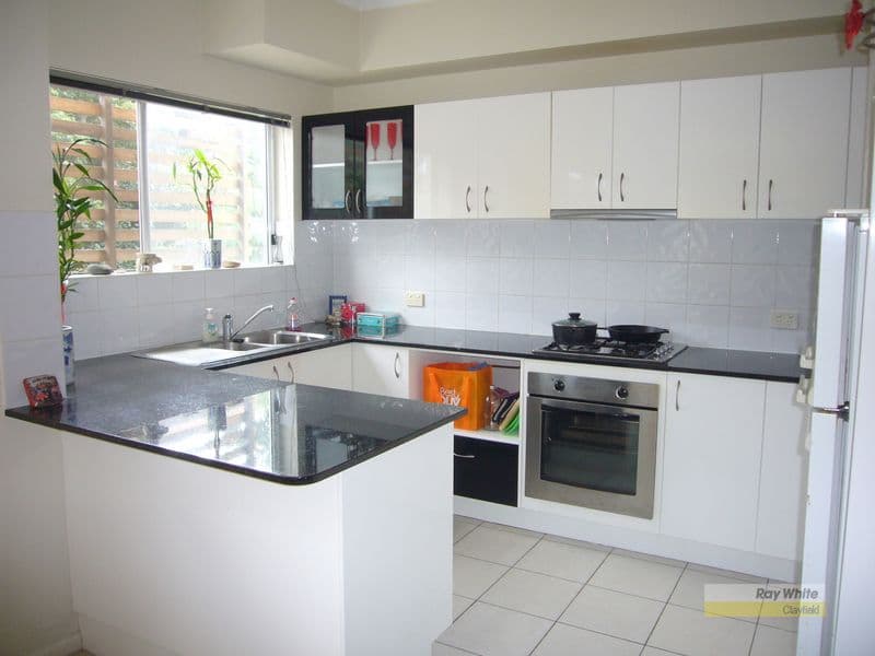 654 Kingsford Smith Drive, HAMILTON QLD 4007, Hamilton - Thumbnail 5