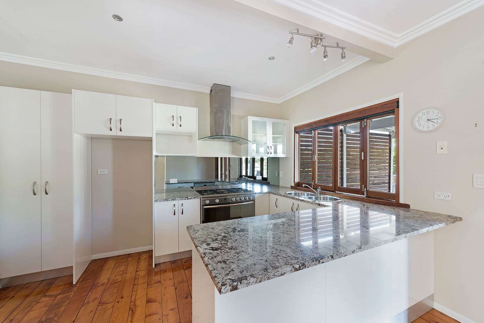 38 Edinburgh Castle Road, Kedron QLD 4031, Kedron - Thumbnail 4