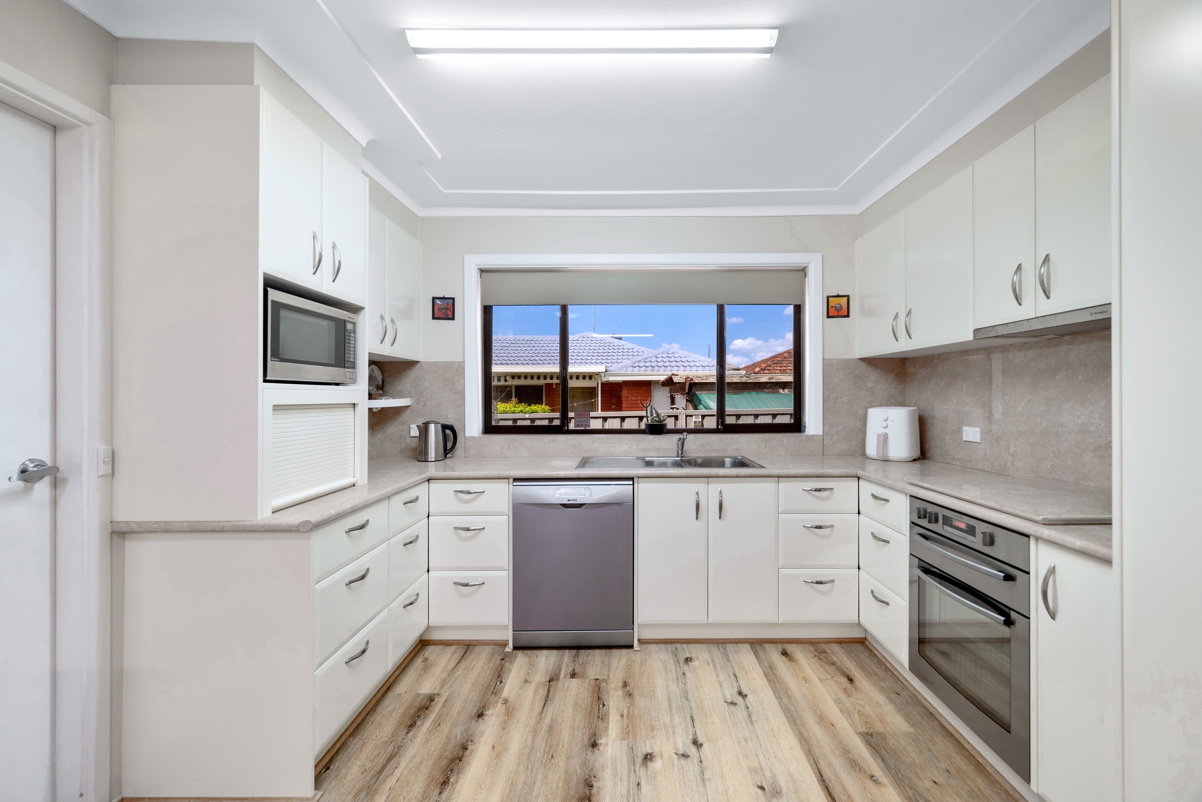 4 Lindley Avenue, Macquarie Fields NSW 2564, Macquarie Fields - Thumbnail 2