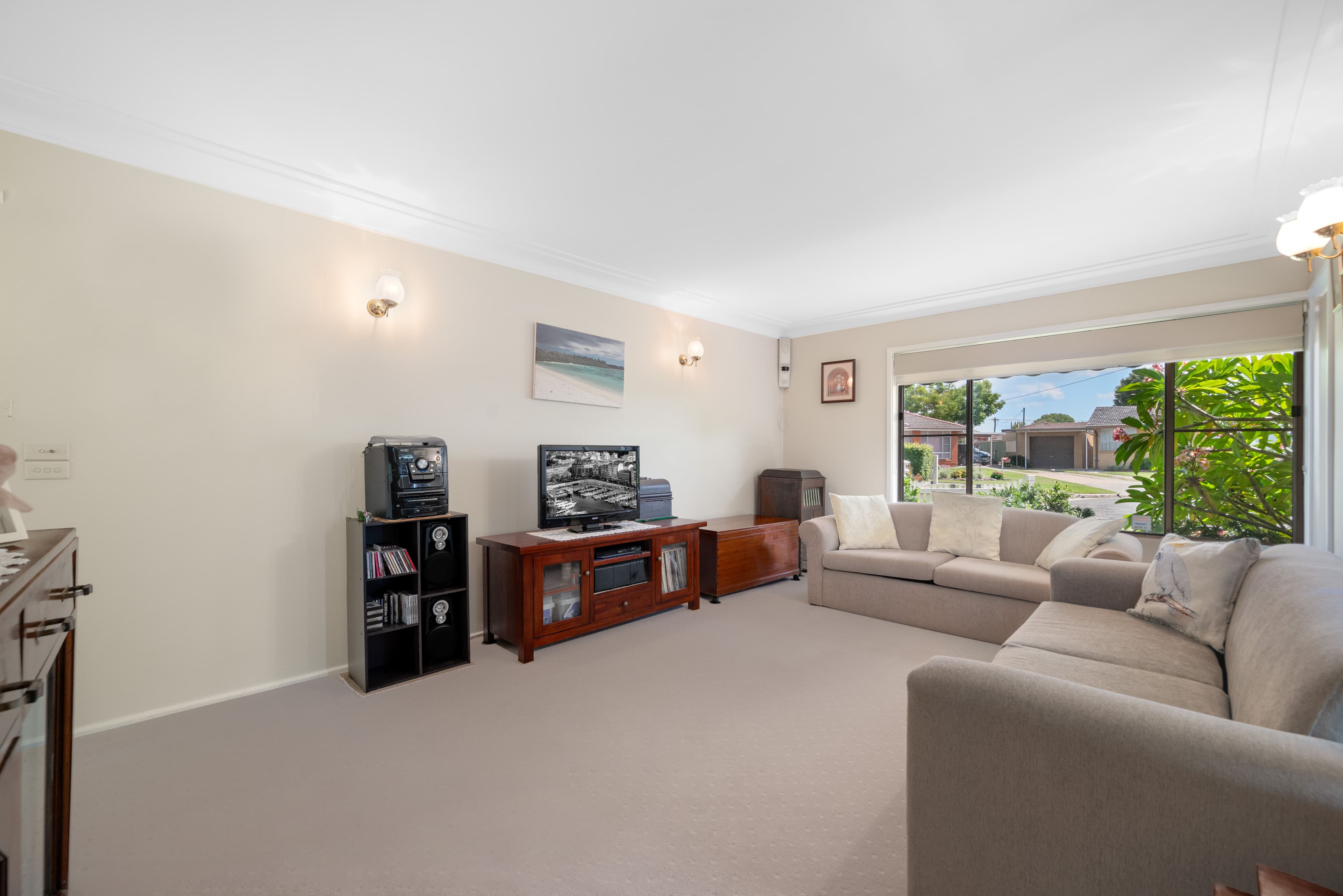 4 Lindley Avenue, Macquarie Fields NSW 2564, Macquarie Fields - Thumbnail 4