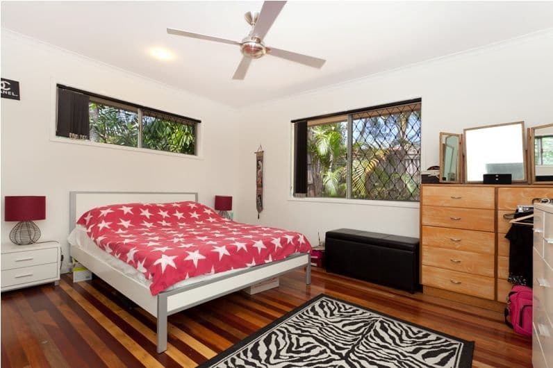 30 Nyora Street, SOUTHPORT QLD 4215, Southport - Thumbnail 5