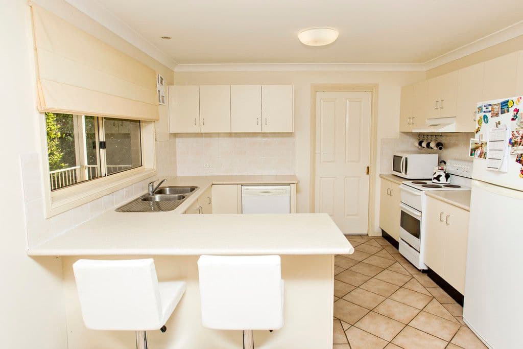 19 Mathew Crescent, Young - Thumbnail 5