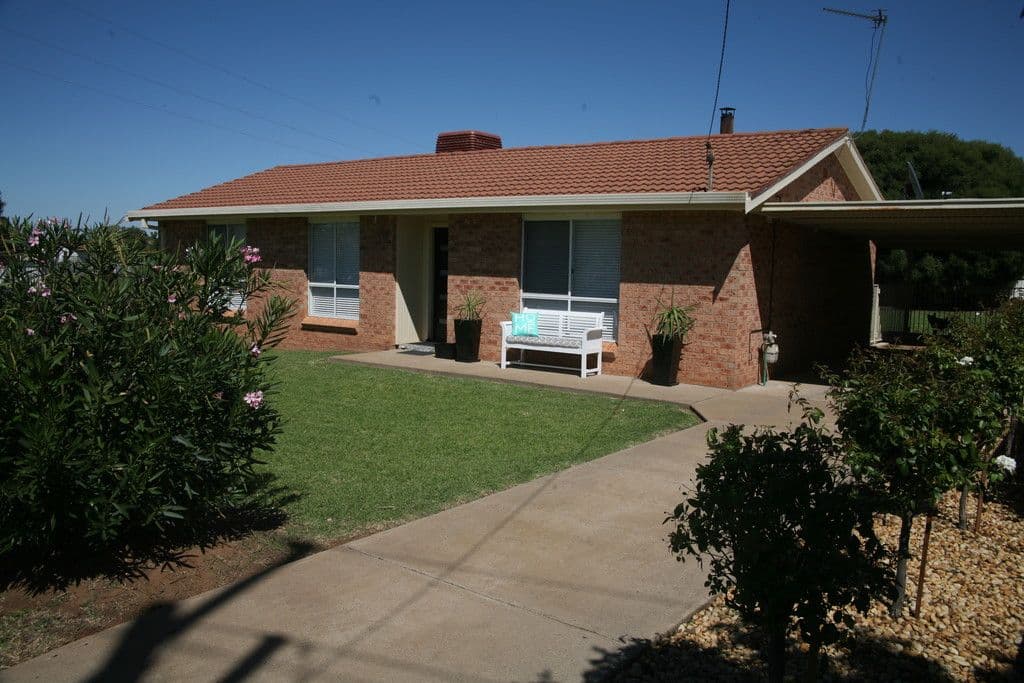 196 Farnell Street, Forbes - Image 1