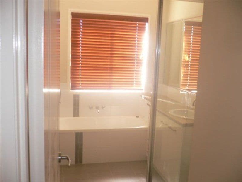 13 Sambar Court, KEARNEYS SPRING QLD 4350, Kearneys Spring - Thumbnail 4