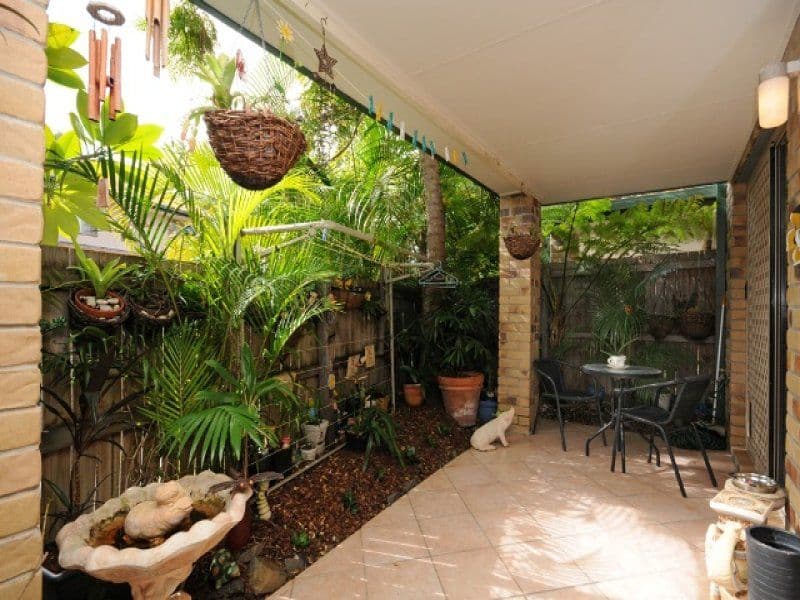 220 Christine Avenue, BURLEIGH WATERS QLD 4220, Burleigh Waters - Thumbnail 3
