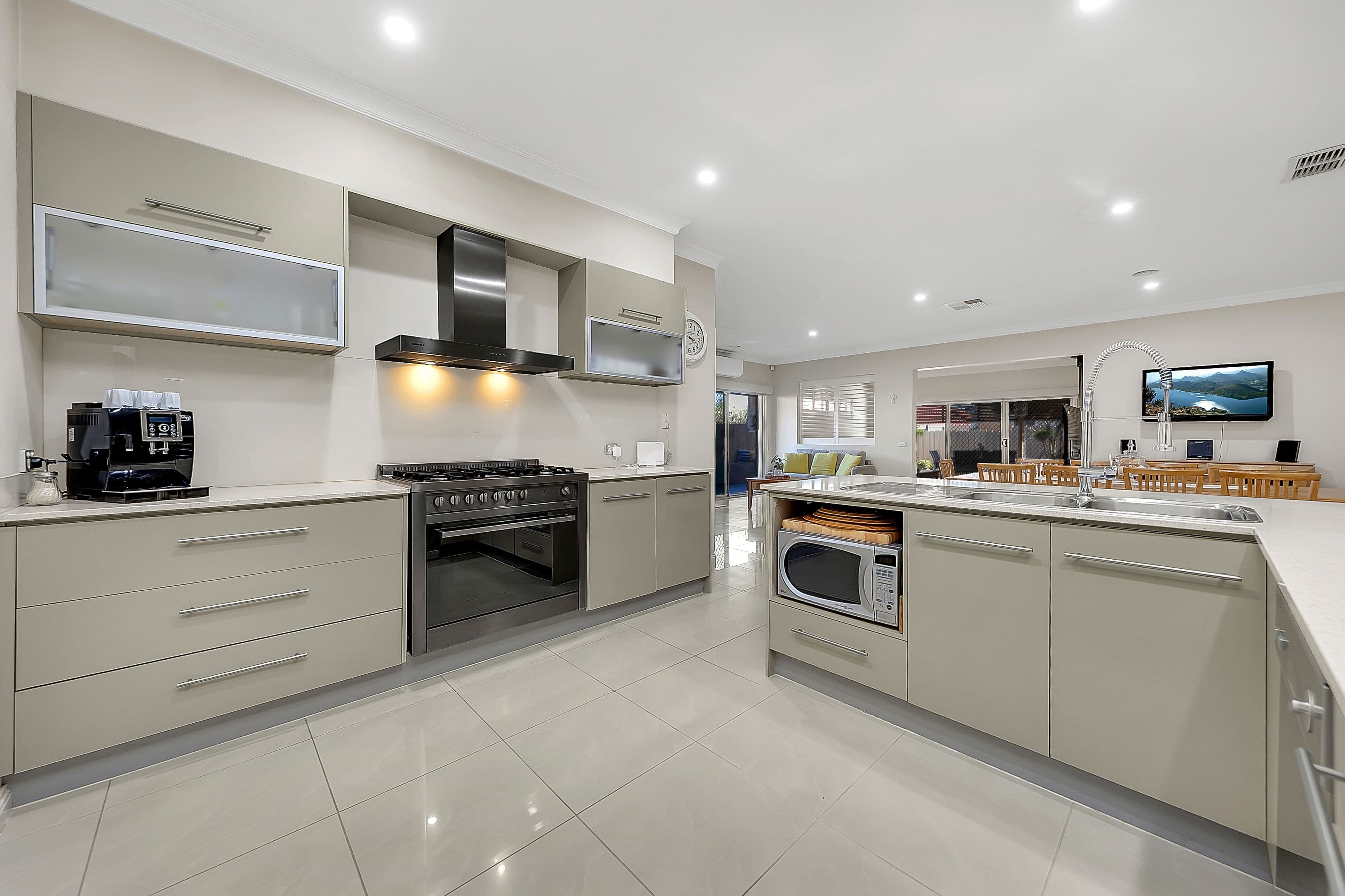 17 Lauderdale Drive, Craigieburn VIC 3064, Craigieburn - Thumbnail 3