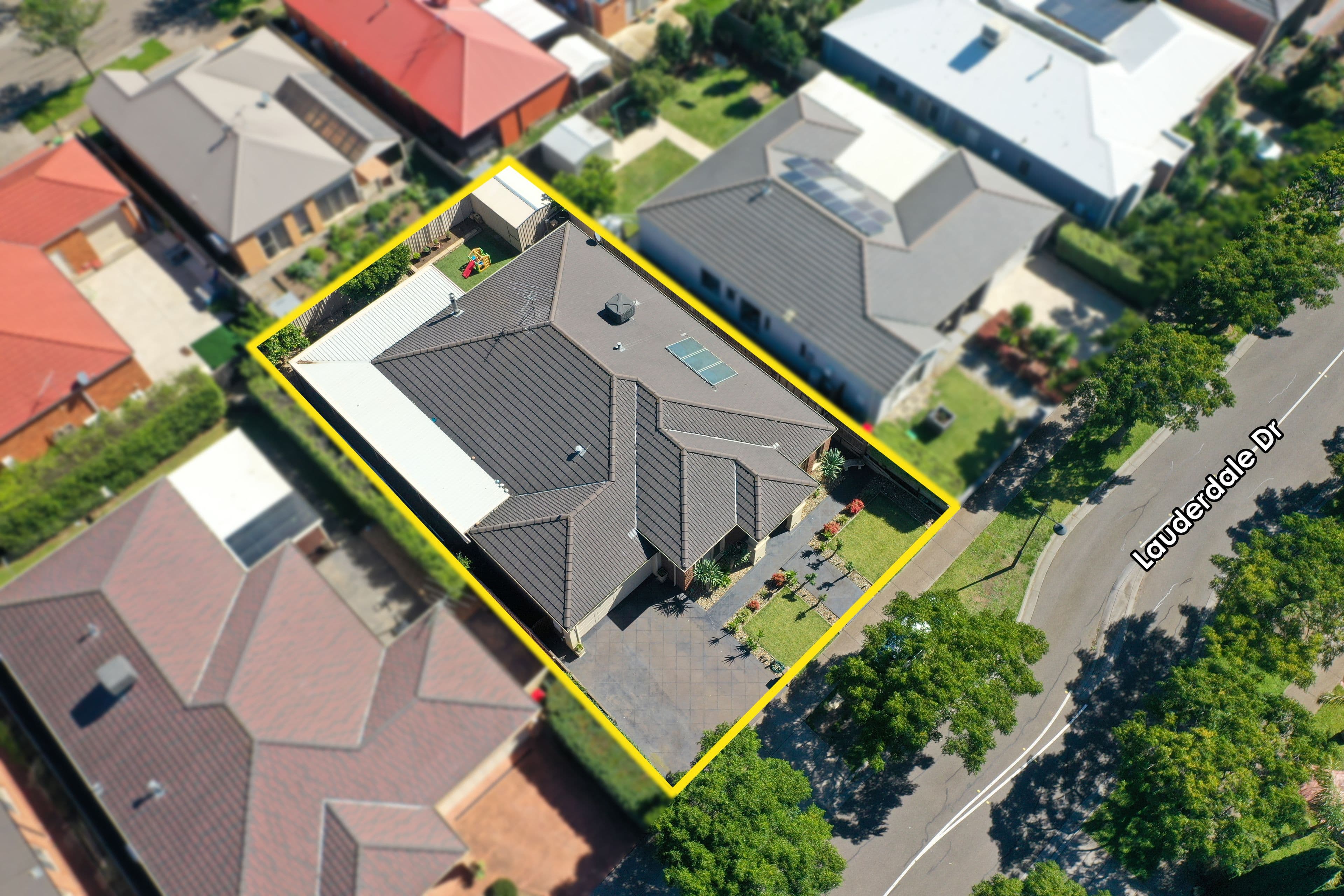 17 Lauderdale Drive, Craigieburn VIC 3064, Craigieburn - Thumbnail 6