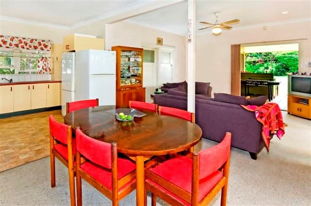 104 Holland Road, HOLLAND PARK QLD 4121, Holland Park - Thumbnail 3