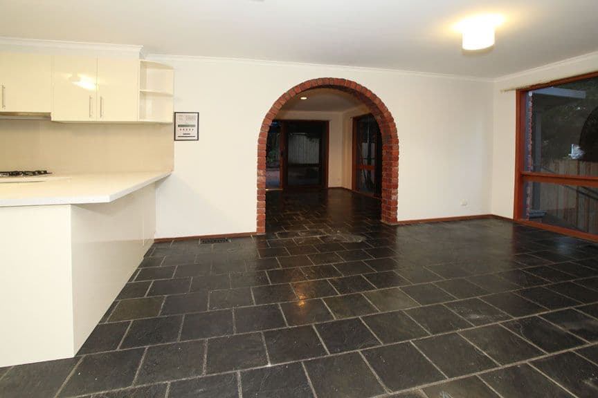 21 Kenross Drive, WHEELERS HILL VIC 3150, Wheelers Hill - Thumbnail 3