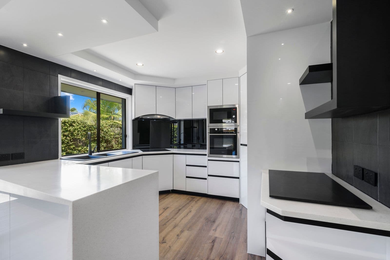 6 Whitehead Drive, Burleigh Waters QLD 4220, Burleigh Waters - Image 1