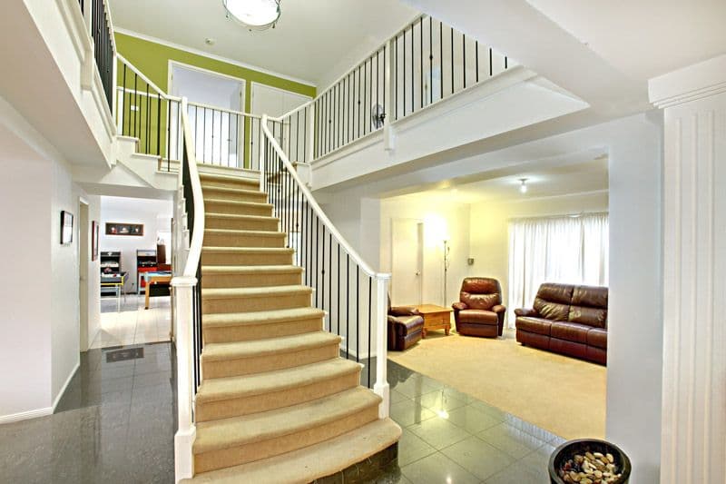 15 Lomandra Court, BUNDOORA VIC 3083, Bundoora - Thumbnail 2