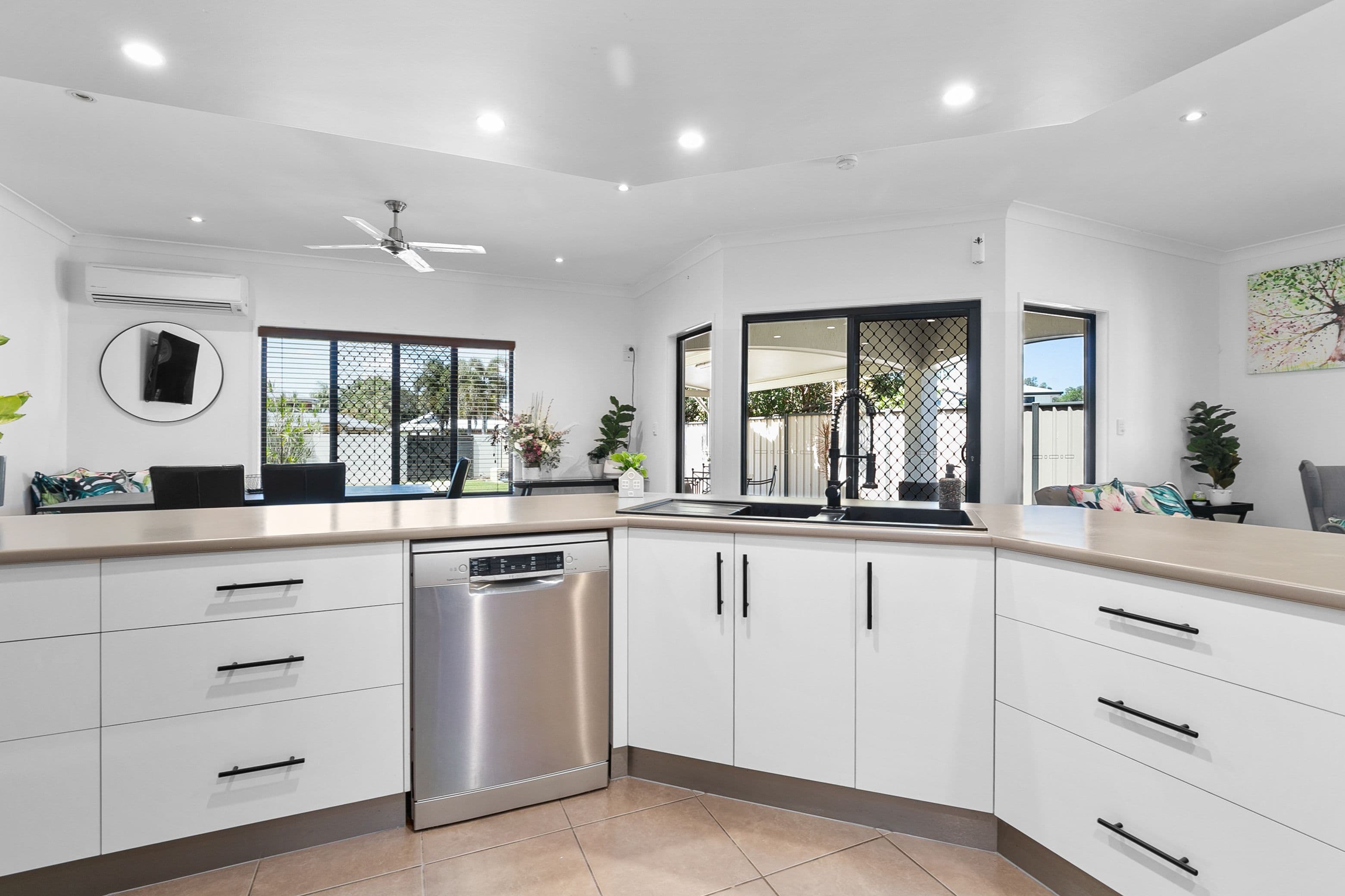 39 Kidd Street, Emerald QLD 4720, Emerald - Thumbnail 5