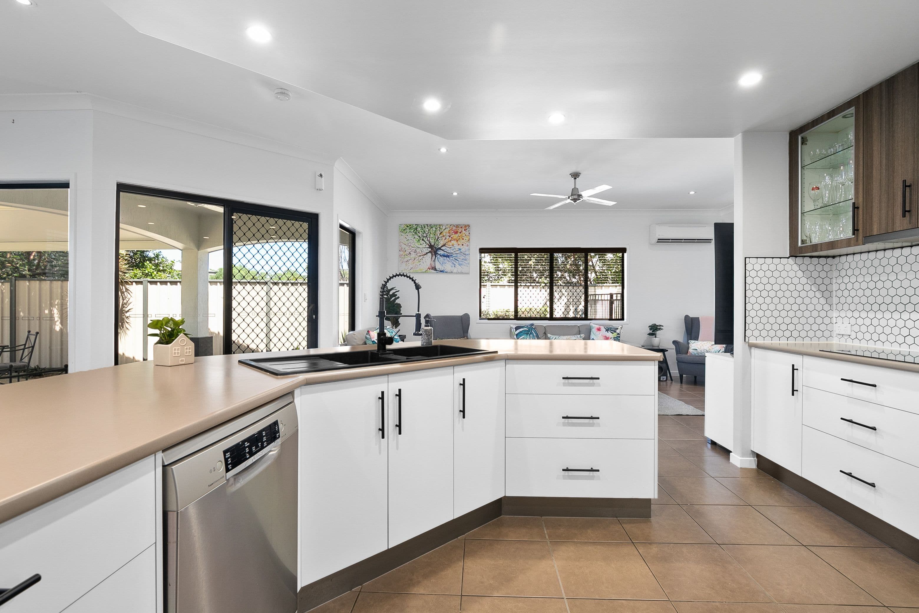 39 Kidd Street, Emerald QLD 4720, Emerald - Thumbnail 6