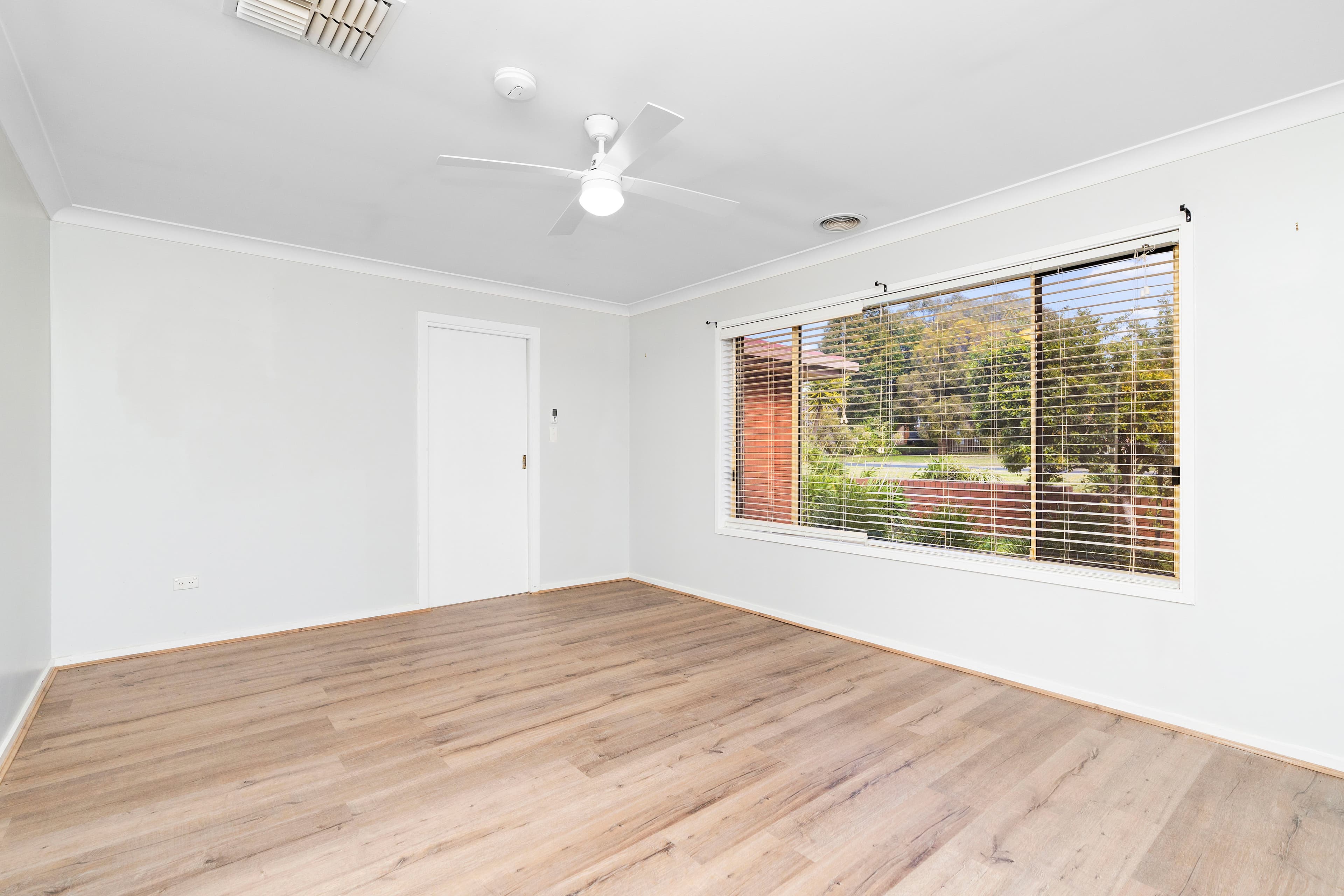 66 Balleroo Crescent, Glenfield Park NSW 2650, Glenfield Park - Thumbnail 7
