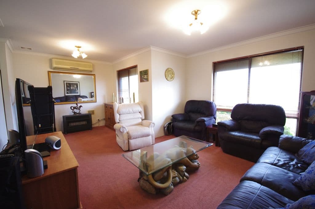 30 Barrallier Circle, MIRRABOOKA WA 6061, Mirrabooka - Thumbnail 2