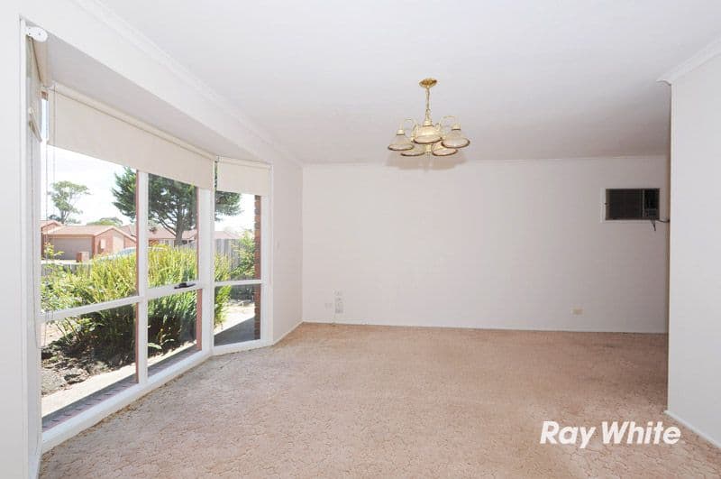 10 Balook Court, CRANBOURNE NORTH VIC 3977, Cranbourne North - Thumbnail 4