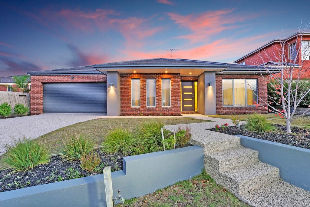 5 Exmoor Close, Highton VIC 3216, Highton - Thumbnail 2