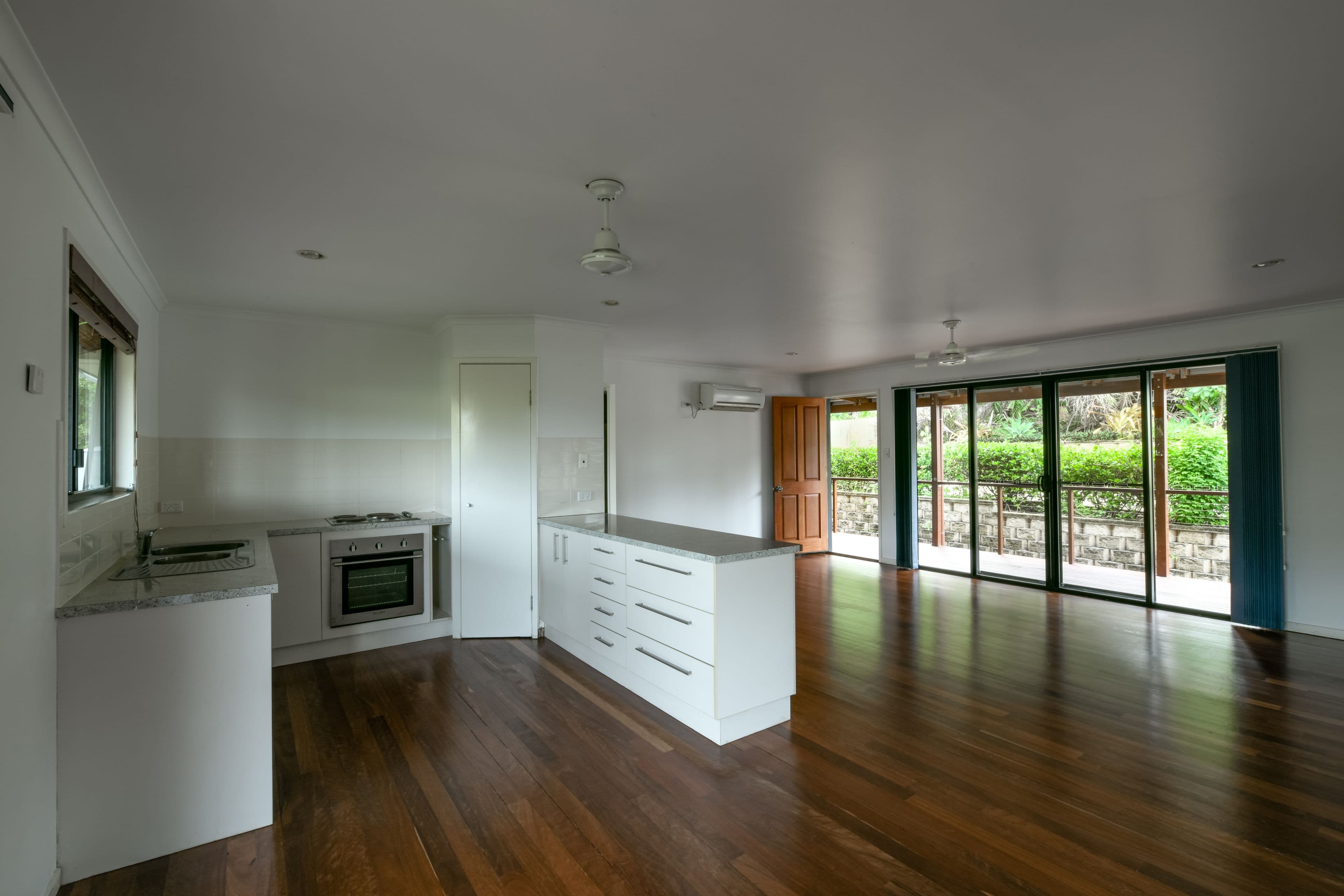 7 Rainbow Place, Jubilee Pocket QLD 4802, Jubilee Pocket - Thumbnail 2