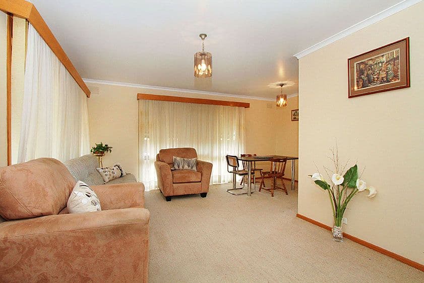 4 Hurlstone Crescent, MILL PARK VIC 3082, Mill Park - Thumbnail 2