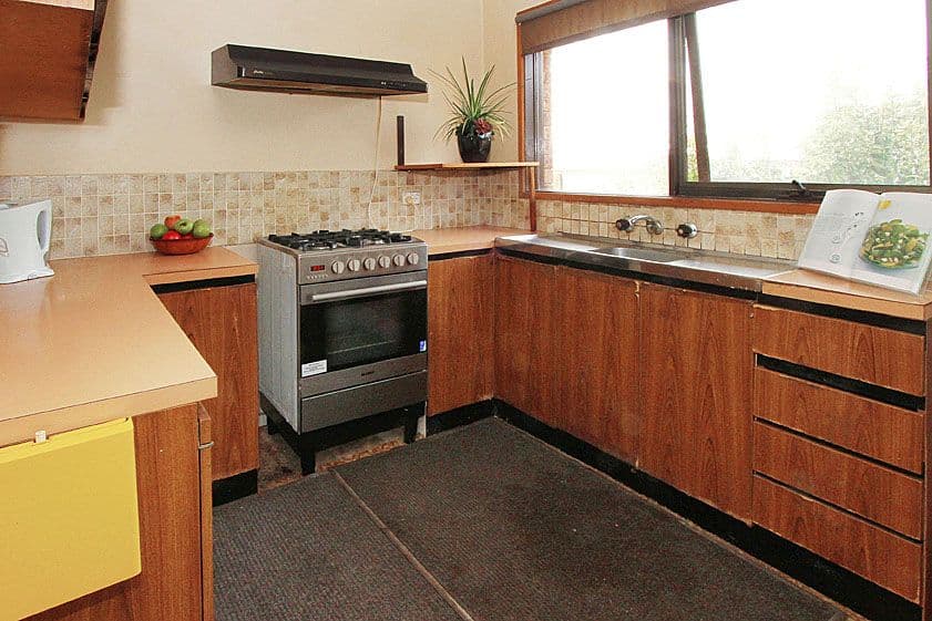 4 Hurlstone Crescent, MILL PARK VIC 3082, Mill Park - Thumbnail 4