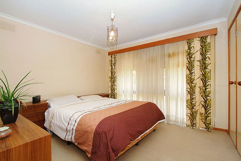 4 Hurlstone Crescent, MILL PARK VIC 3082, Mill Park - Thumbnail 6