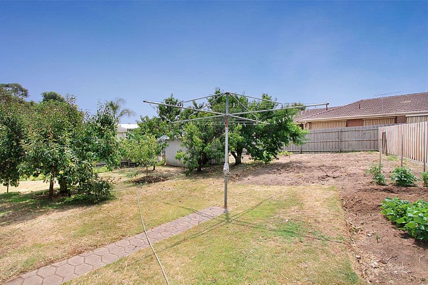 4 Hurlstone Crescent, MILL PARK VIC 3082, Mill Park - Thumbnail 8