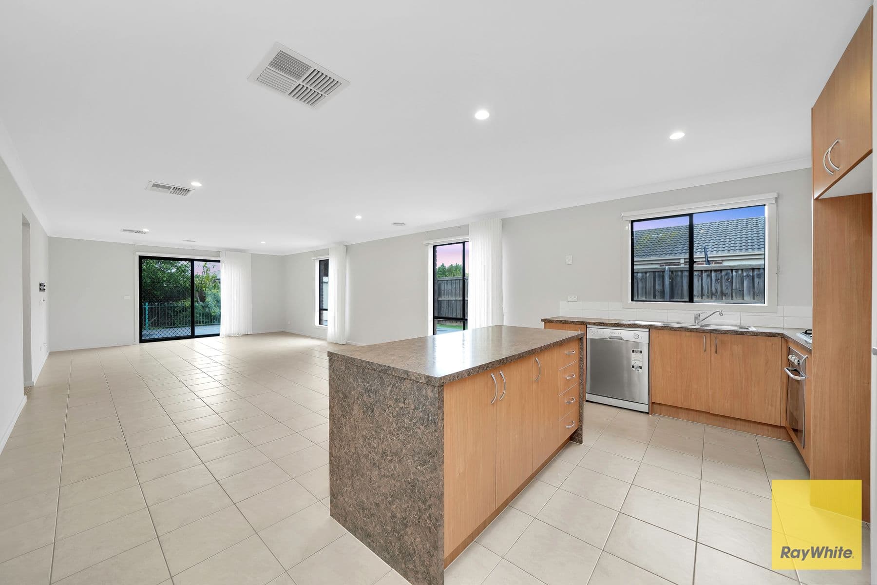 17 Crissa Street, Tarneit VIC 3029, Tarneit - Thumbnail 7