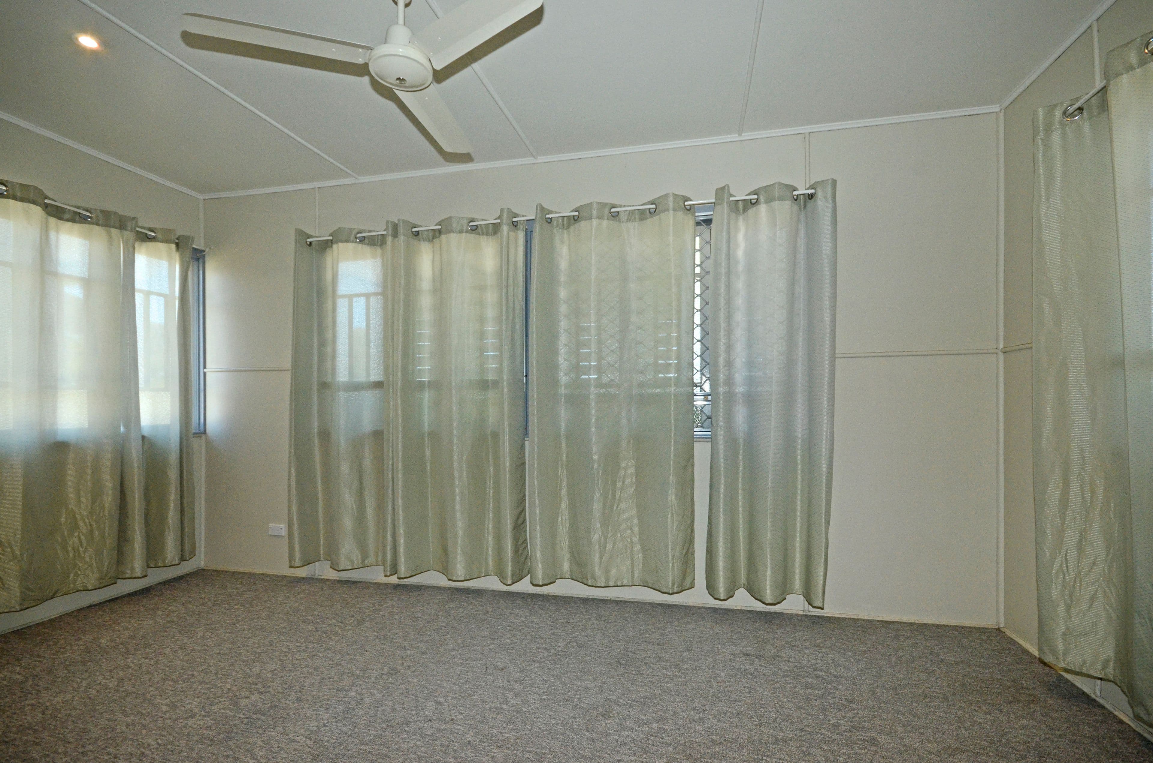 112 Kroombit Street, Biloela QLD 4715, Biloela - Thumbnail 4