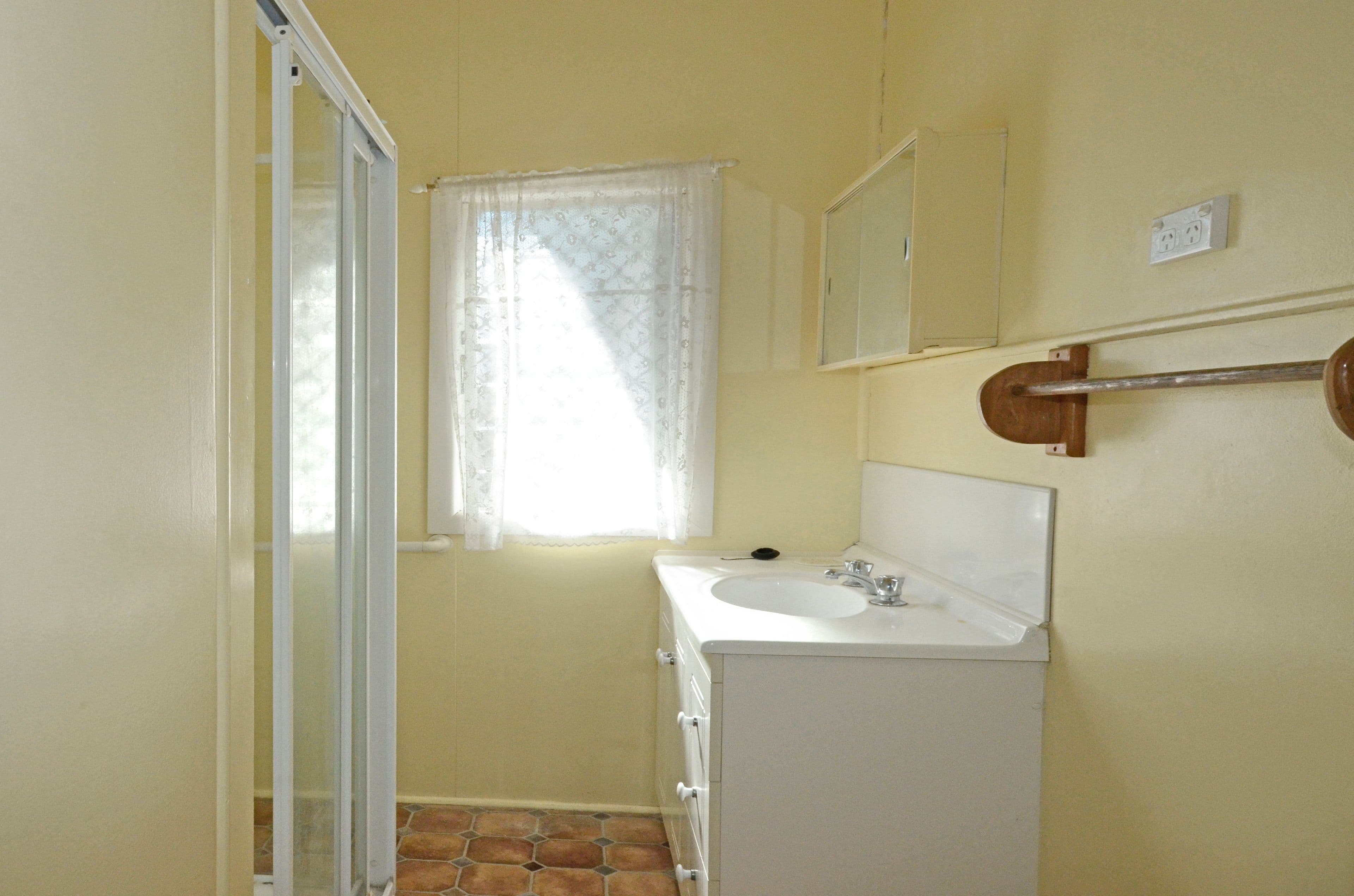 112 Kroombit Street, Biloela QLD 4715, Biloela - Thumbnail 7