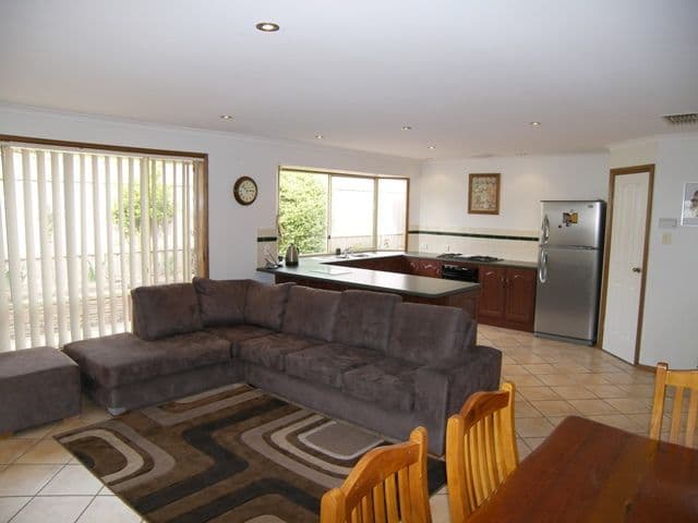 5 Giggs Glen, CRAIGMORE SA 5114, Craigmore - Thumbnail 4