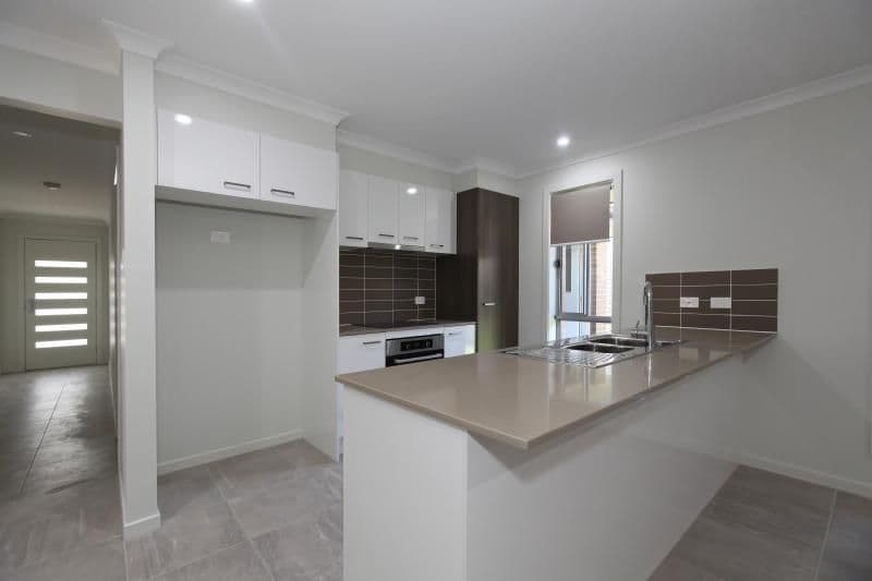 33 Denham Circuit, Willow Vale QLD 4209, Willow Vale - Thumbnail 2