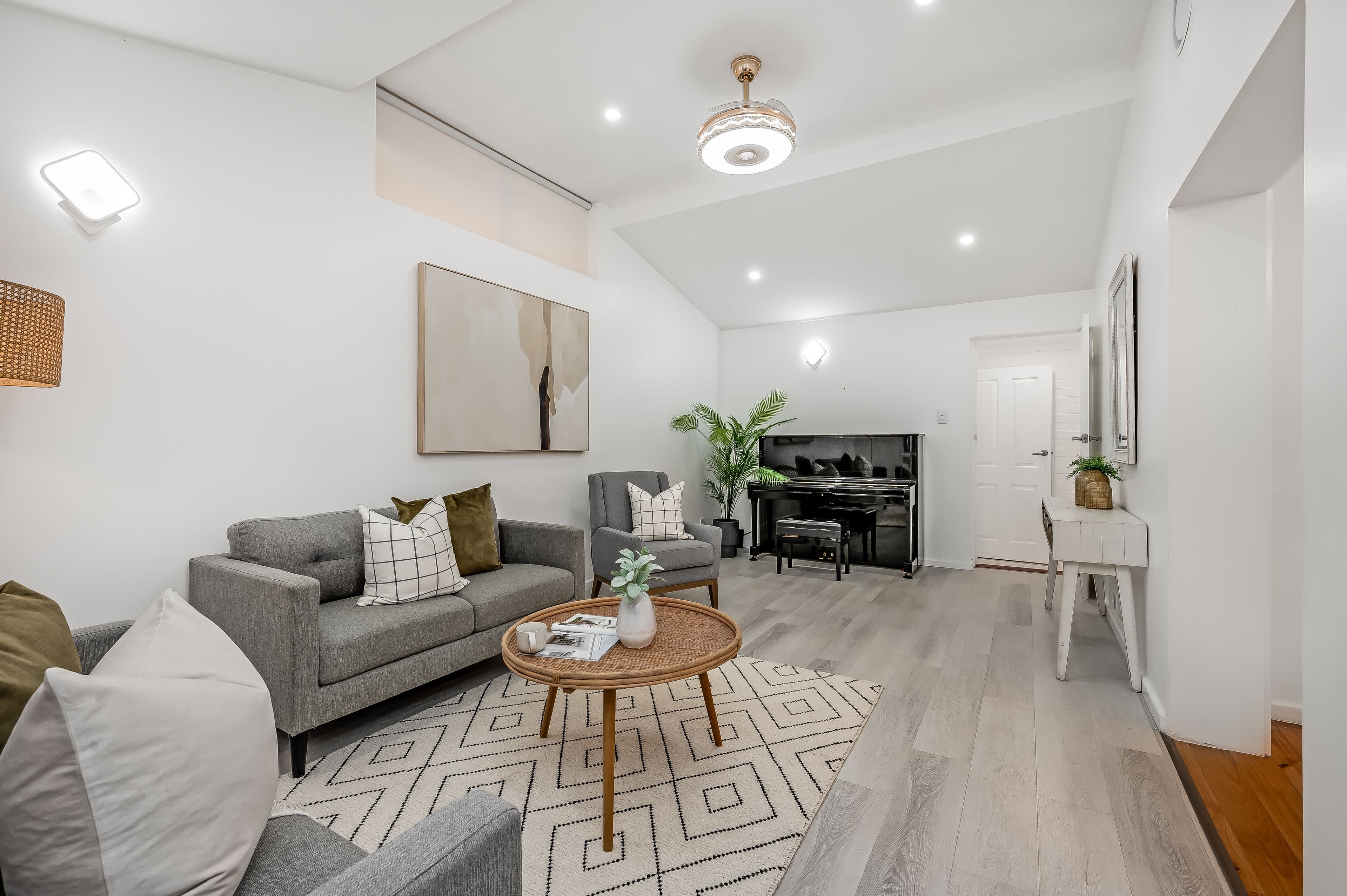 1 Duncan Avenue, Park Holme SA 5043, Park Holme - Image 1