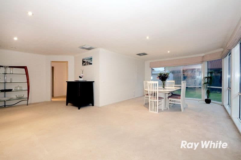 4 Burgan Court, CRANBOURNE WEST VIC 3977, Cranbourne West - Thumbnail 5