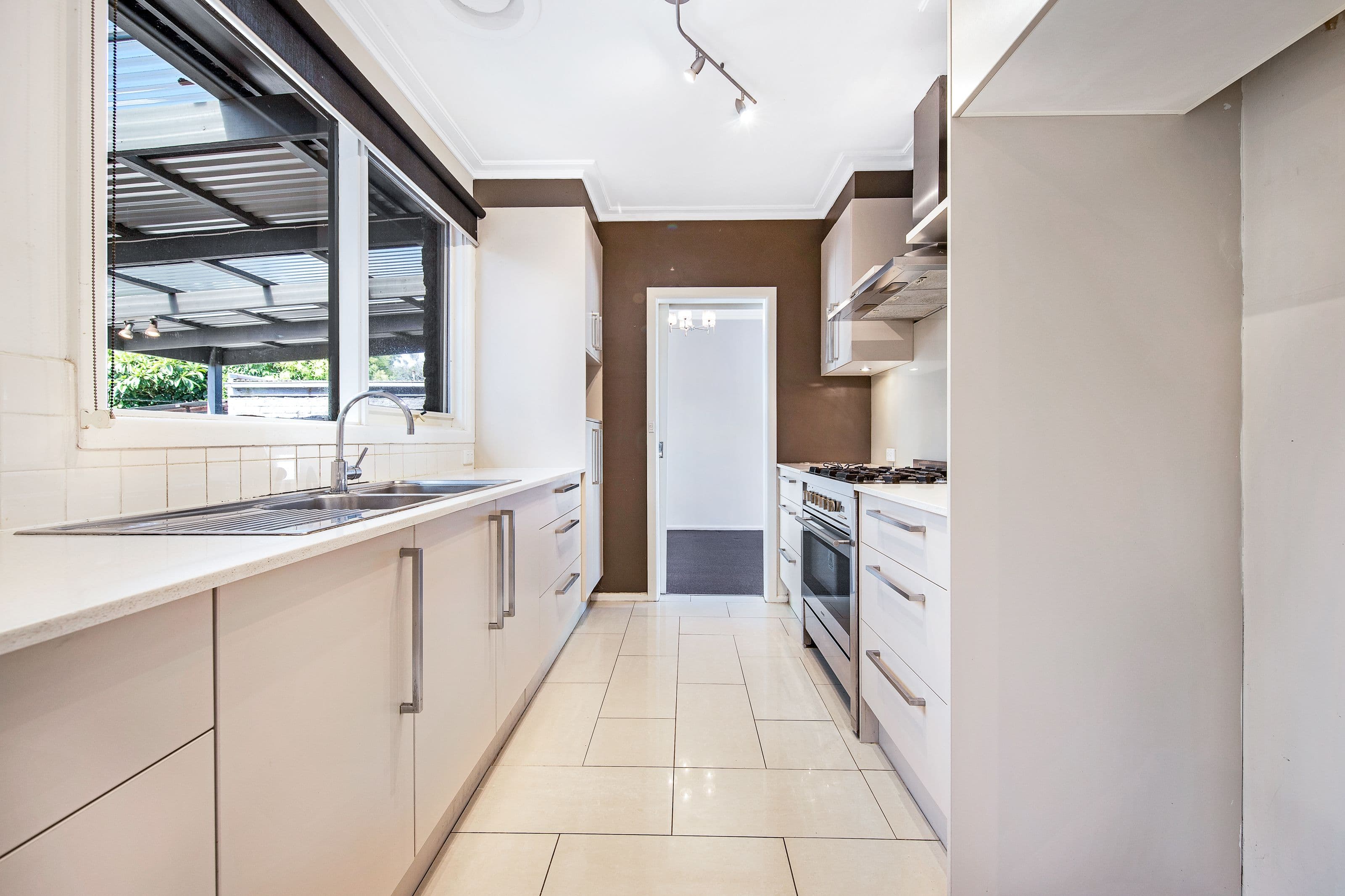 13 Koonalda Avenue, Glen Waverley VIC 3150, Glen Waverley - Thumbnail 3